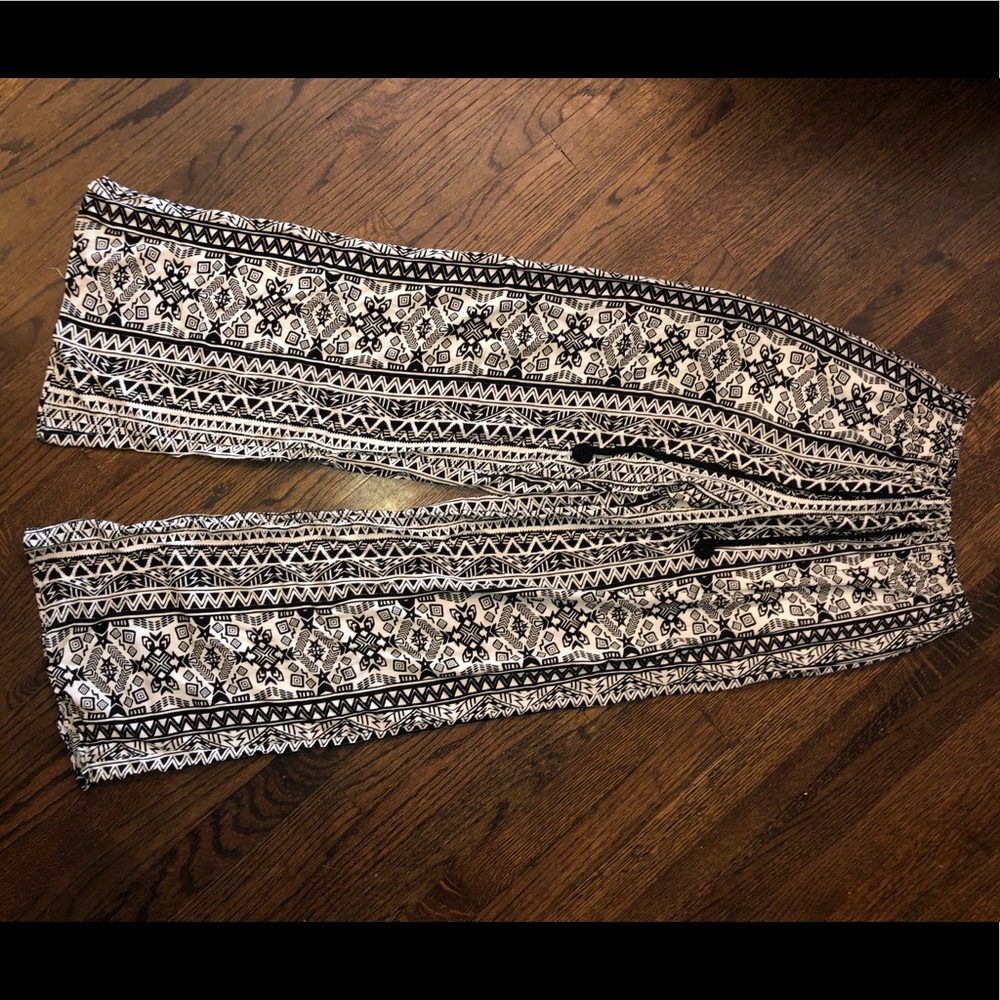 Black & Cream Aztec Print Flowy Pants